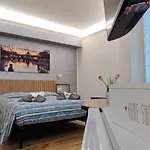 Rome Downtown Express Guest House O Affittacamere - Fast Connection To The City Centre